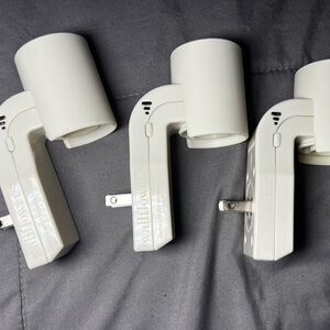 Bath & Body Works Wallflowers Plug In Fragrance Warmers Lot of 3 White
